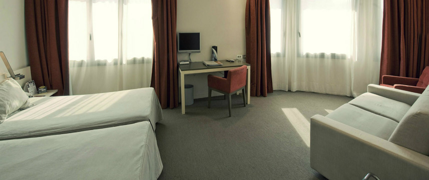 Amister Art Hotel - Superior Bedroom