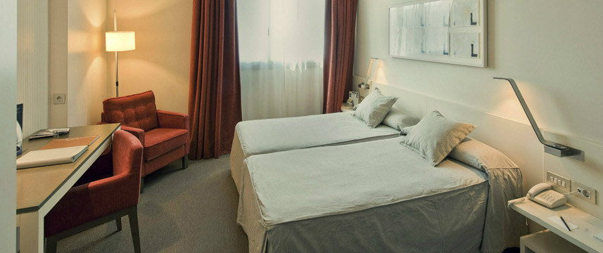 Amister Art Hotel - Twin Bedroom