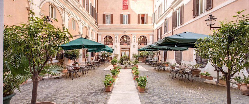 Antico Palazzo Rospigliosi - Courtyard