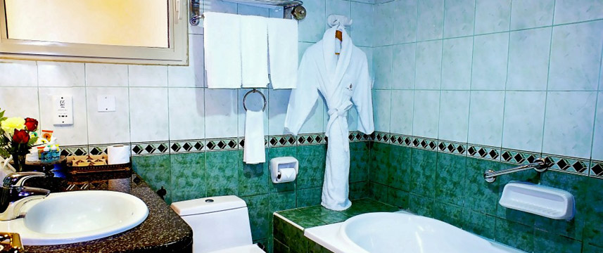 Arabian Courtyard Hotel & Spa - Bathroom