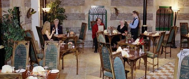 Arnos Manor Hotel - Restaurant Area