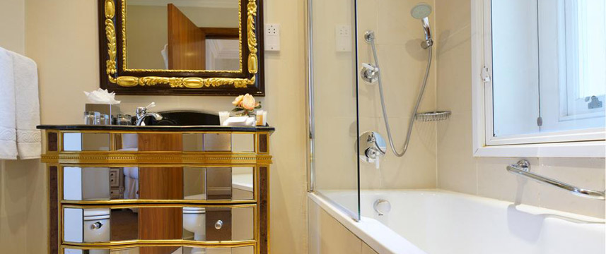 Ashburn Hotel - Bathroom