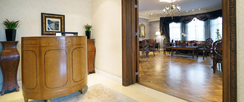 Ashburn Hotel - Reception Desk