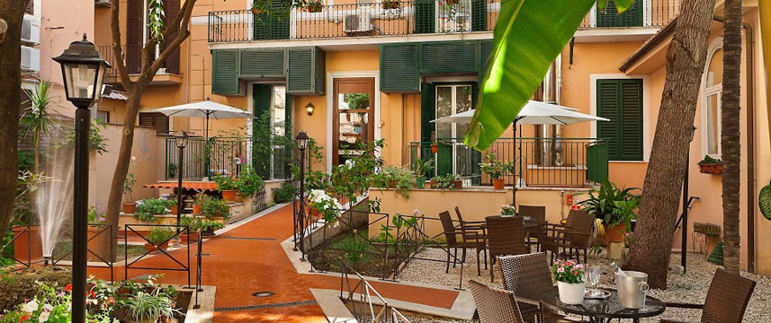 Astoria Garden Hotel - Courtyard Seating