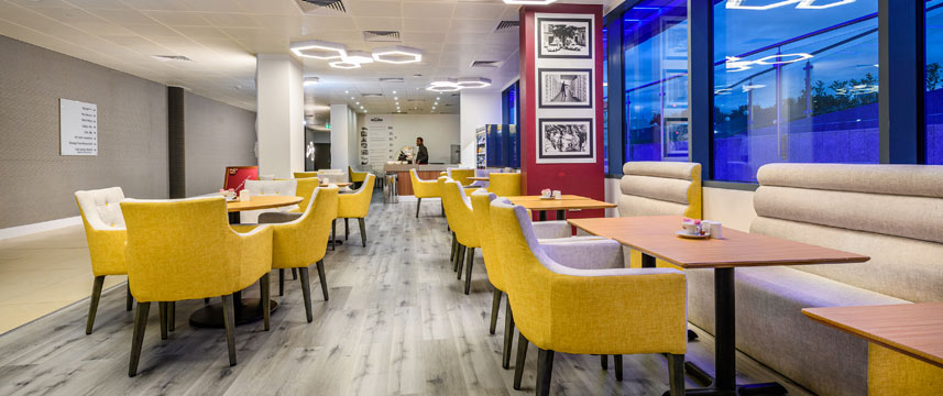 Atrium Hotel Heathrow - Caffee Mauro Tables