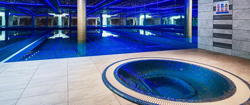 Atrium Hotel Heathrow - Pool Area