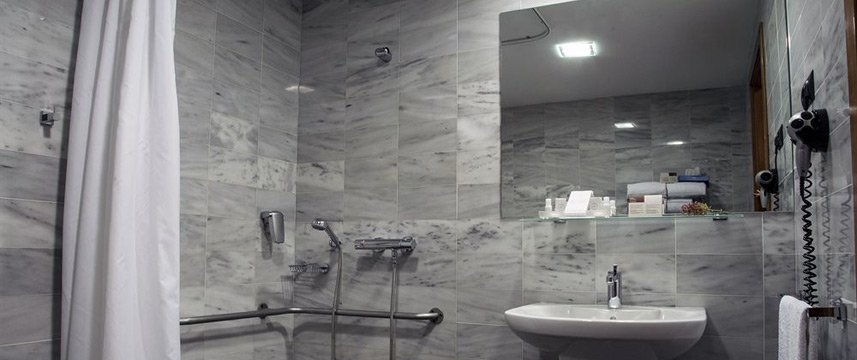 BCN Urban Del Comte Guest Bathroom