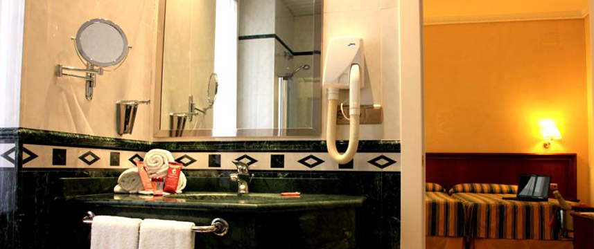 Best Western Cervantes Hotel - Bathroom
