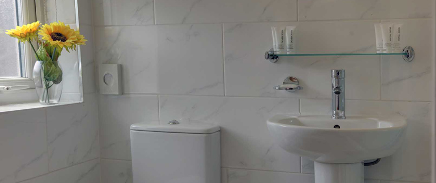 Best Western Greater London - Bathroom