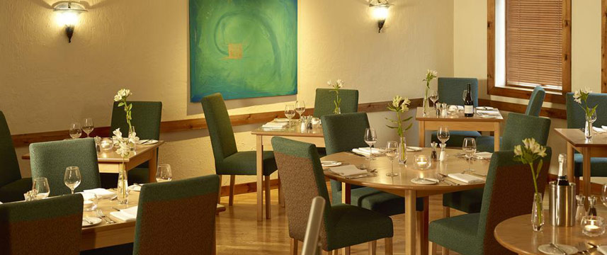 Best Western Plus Milford Hotel - Restaurant Tables