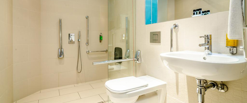 Best Western Plus Seraphine Hammersmith - Accessible Shower