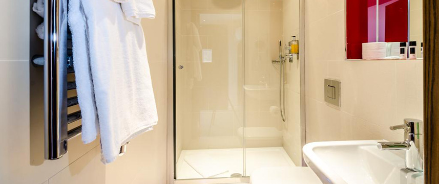 Best Western Plus Seraphine Hammersmith - Bathroom