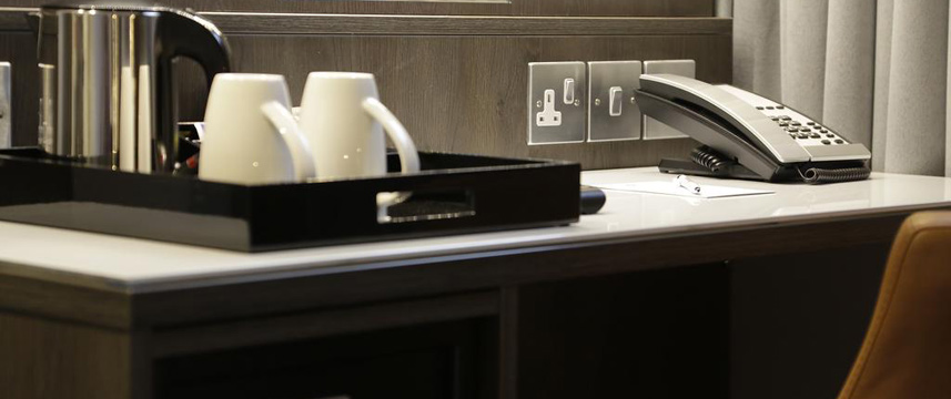 Best Western Plus Vauxhall Hotel - Room Desk