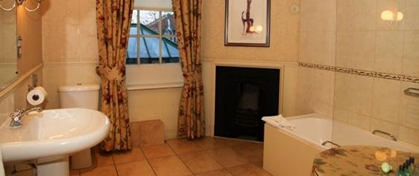 Best Western York Pavilion Hotel Suite Bathroom