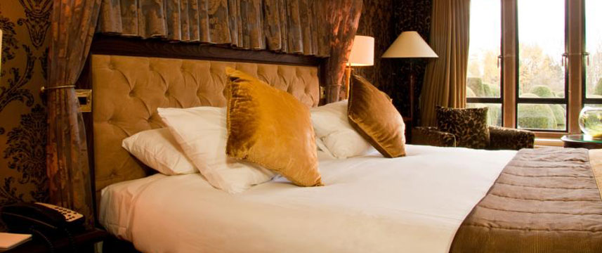 Billesley Manor Hotel - Deluxe Bed