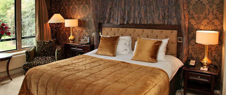 Billesley Manor Hotel - Deluxe Bedroom