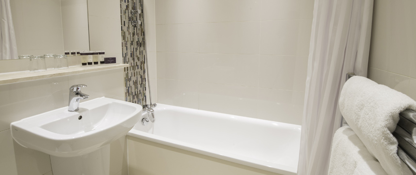 Boringdon Hall Hotel and Spa - Stable Bathroom