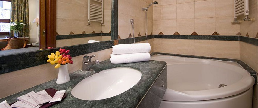 Borromeo Hotel - Bathroom