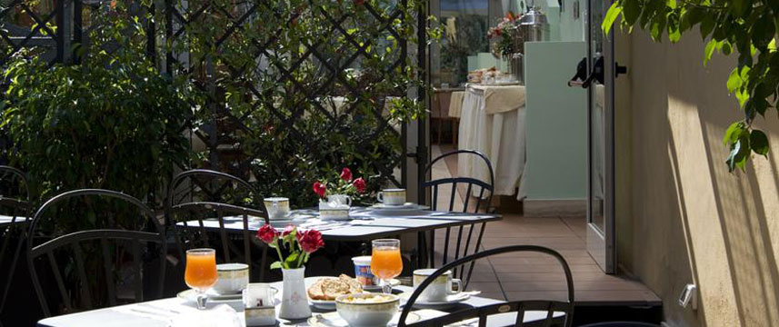Borromeo Hotel - Terrace