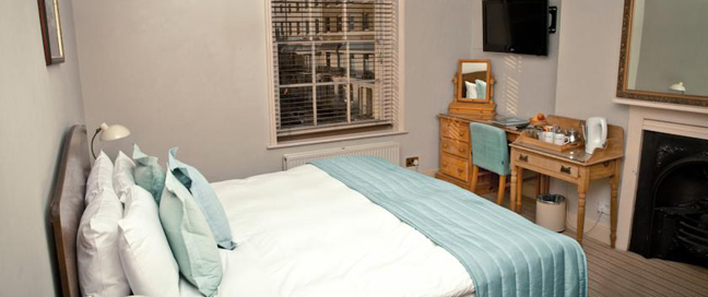 Brighton House - Bedroom