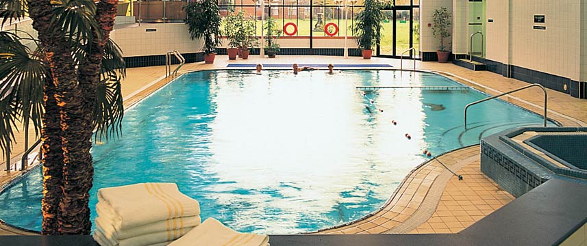 Brook Mollington Swimming Pool
