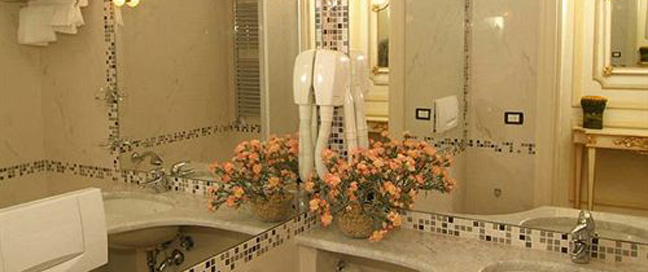 Champagne Palace Hotel - Bathroom