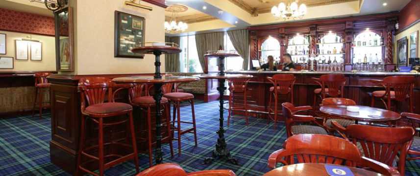 Chelsea Plaza Dubai - Pub Area