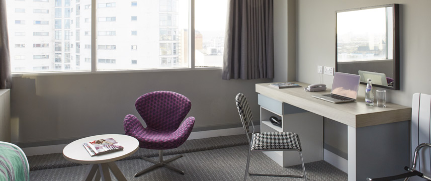 Citrus Hotel Cardiff - Deluxe King Room