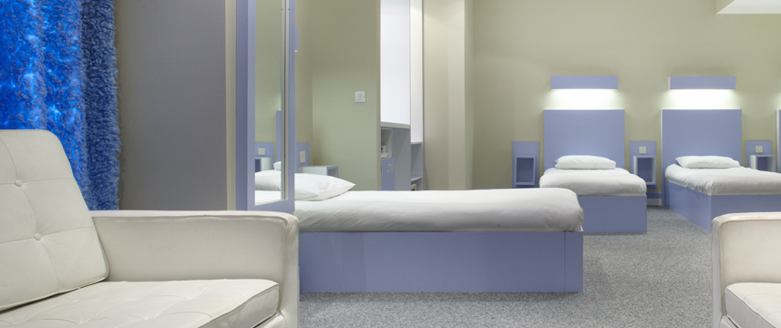 Citrus Hotel Cheltenham - Triple Room