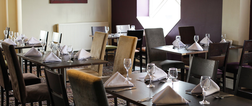 Citrus Hotel Coventry - Restaurant Tables