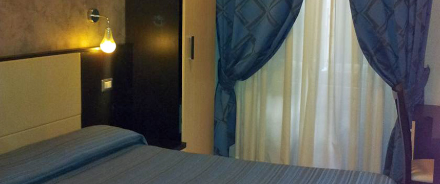 Clarin Hotel - Bedroom