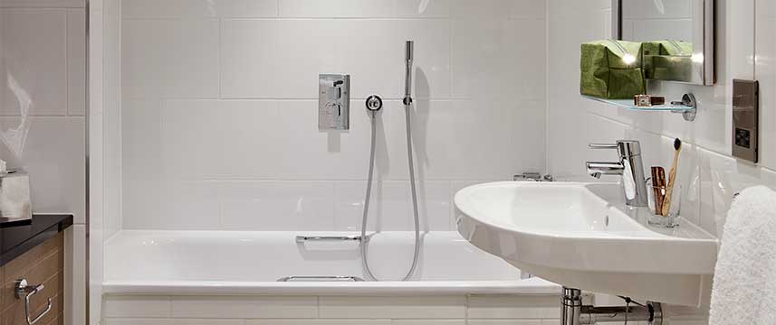 Clermont London Charing Cross Suite Bathroom