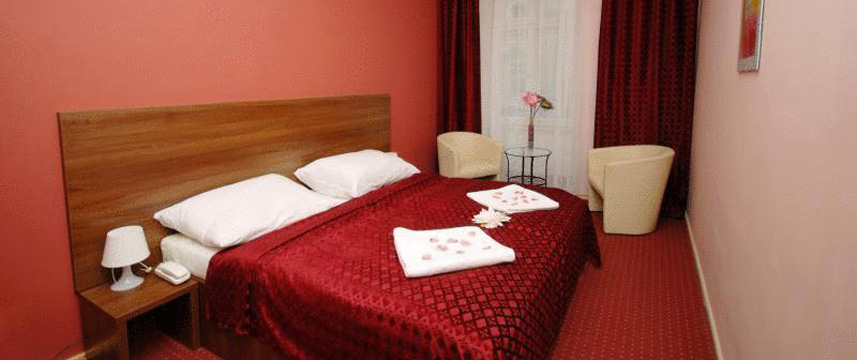 Colloseum U Cerneho Konicka - Double Bedroom