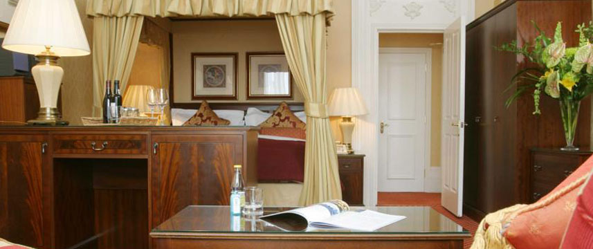 Colonnade Four-poster Bed Bedroom