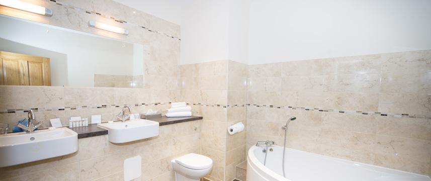 Columba Hotel Inverness - Bath