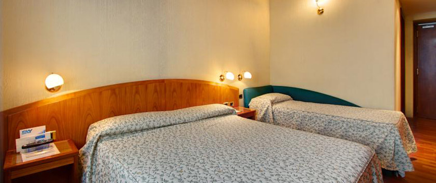 Corot Hotel - Triple Room