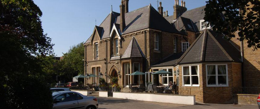 Cotswold Lodge Classic Hotel - Hotel Exterior