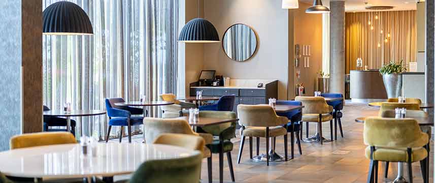 Crowne Plaza Aberdeen Airport - Restaurant Tables