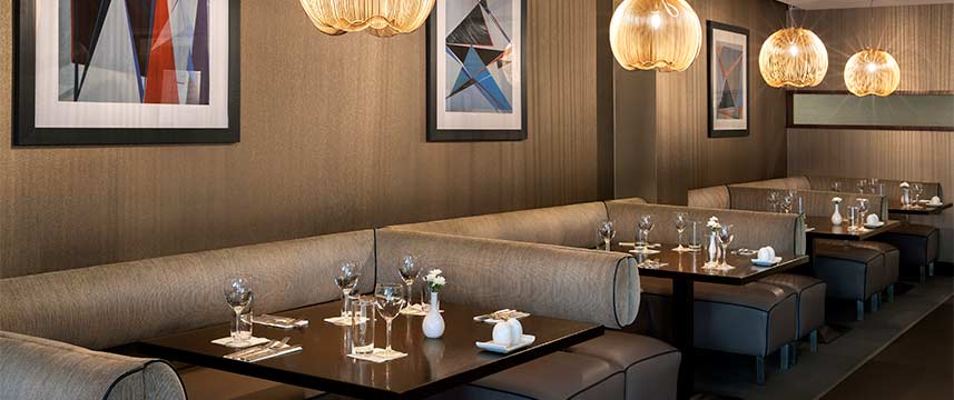 Crowne Plaza Belfast - River Restaurant Tables