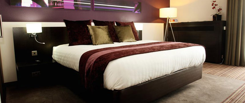 Crowne Plaza Birmingham - Club Floor Bedroom
