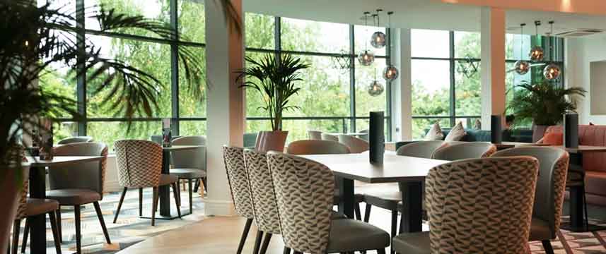 Crowne Plaza Birmingham NEC - Bar Tables