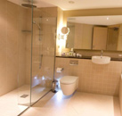 Crowne Plaza Heythrop Park Oxford - Junior Suite Bathroom Thumb