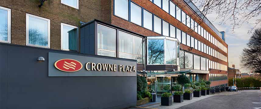 Crowne Plaza London Ealing - Entrance