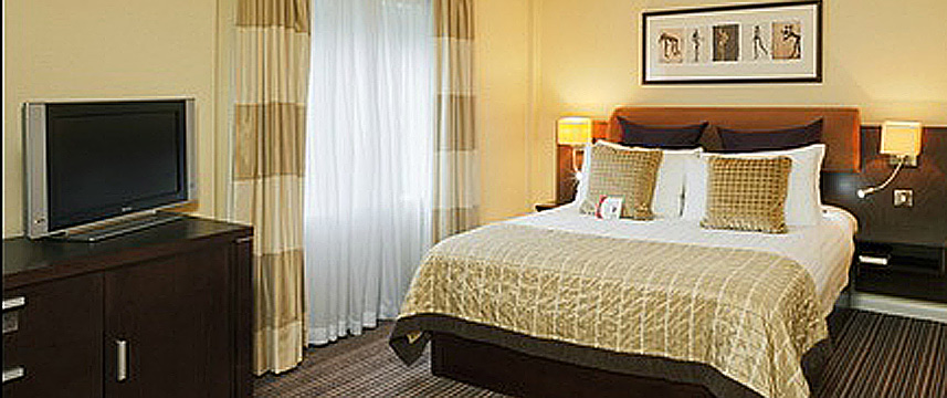Crowne Plaza London Gatwick Airport - Guestroom