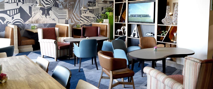 Crowne Plaza Plymouth - Lobby