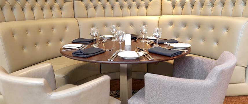 Crowne Plaza Stratford Upon Avon - Restaurant Tables