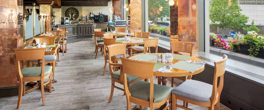 Danubius Regents Park - Minskys Restaurant Tables