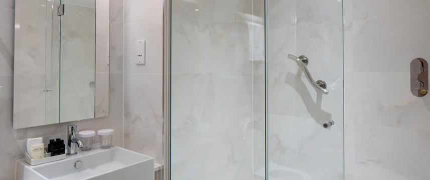 Danubius Regents Park - Shower Room