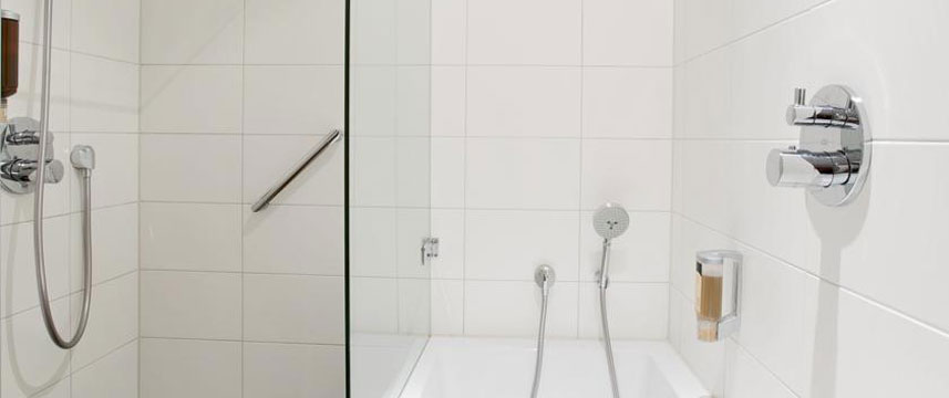 De Roode Leeuw Bathroom