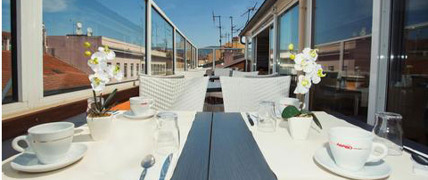 De Suede Hotel - Outside Seating